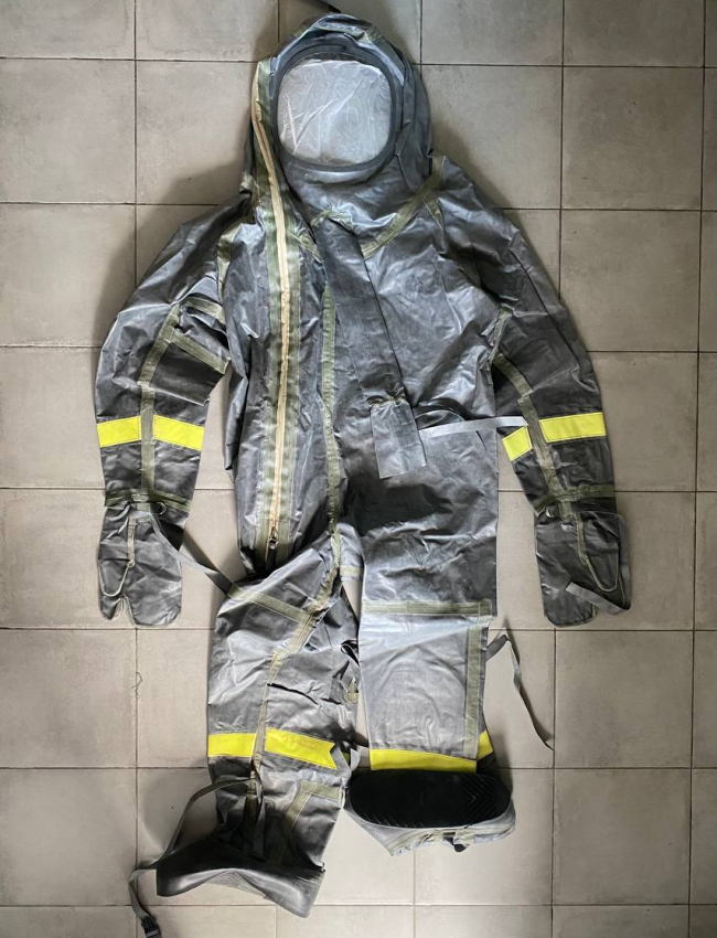 Heavy rubber hazmat suit, one piece protective suit Heavy rubber hazmat suit, one piece protective suit